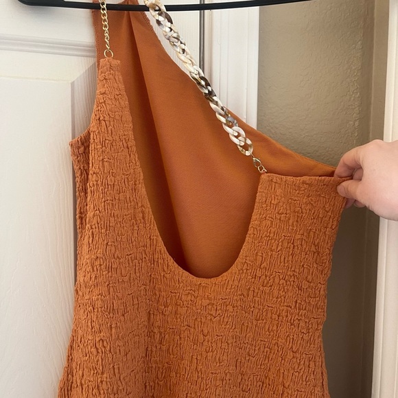 Camila Coelho One-Shoulder Orange chain strap mini dress textured size Small - Picture 5 of 10